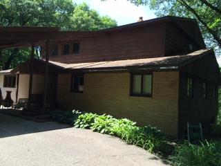 1416 Hilltop Rdg, Hudson WI  54082-2013 exterior