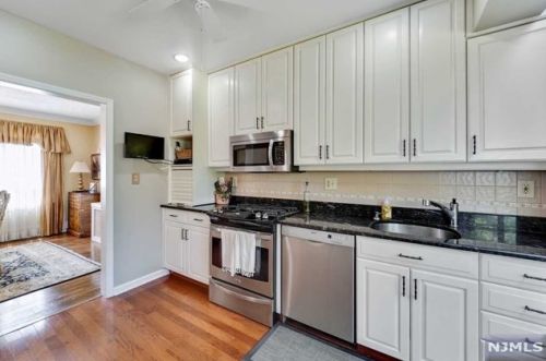 206 Melrose Pl, Ridgewood NJ  07450-4122 exterior