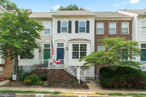 10048 Moxleys Ford Ln, Bristow VA  20136-3001 exterior