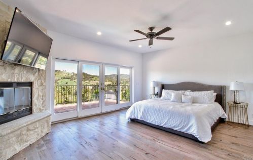 47480 Sandia Creek Dr, Temecula CA  92590-4129 exterior