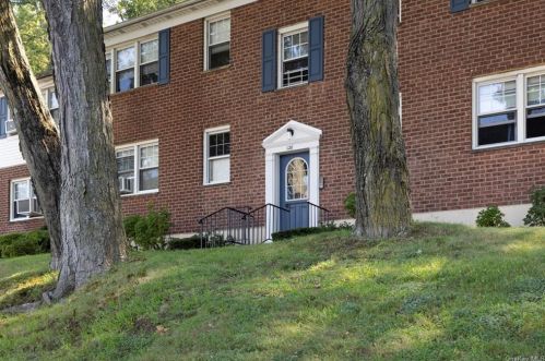 126 Underhill Ave, White Plains, NY 10604-2452