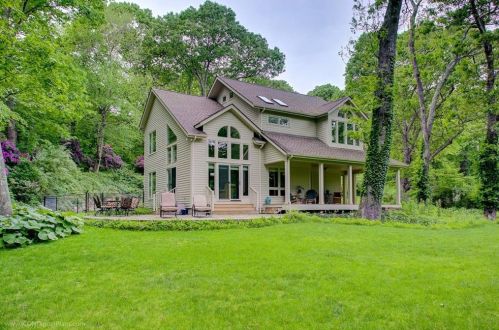 306 Walmsley Ln, South Kingstown RI  02874-3618 exterior