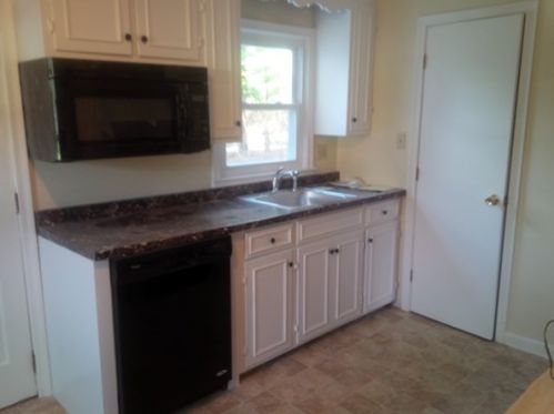 92 Pond St, Salem, NH 03079-4346