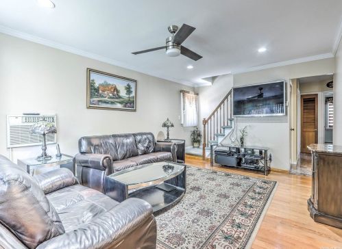 86-33 Winchester Blvd, Jamaica NY  11426-2100 exterior