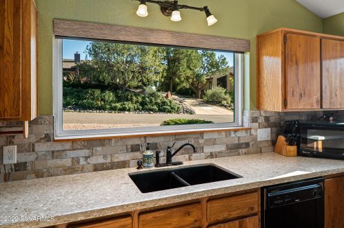 200 Concho Dr, Sedona AZ 86351-7952 exterior