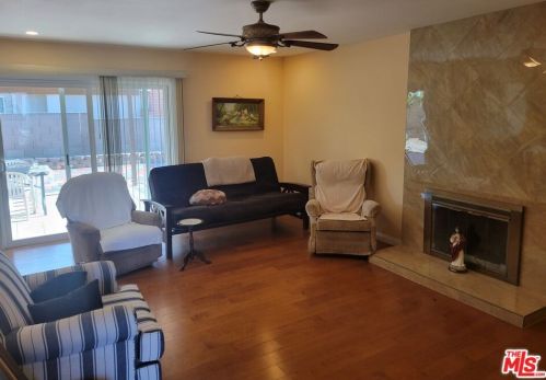 23612 Delford Ave, Long Beach, CA 90745-5721