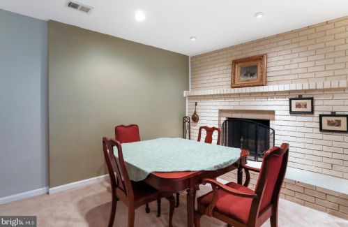 5550 Wide Oak Ct, Woodbridge VA  22192-6036 exterior