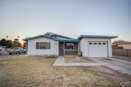 905 Chestnut Ave, Holtville, CA 92250-1414
