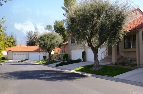 19966 Avenue Of The Oaks, Santa Clarita CA  91321-1387 exterior