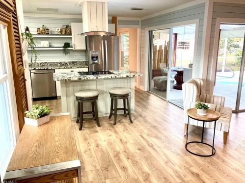 1011 4th Pl, Cape Coral FL  33990-1521 exterior