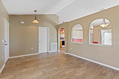 914 Deming Dr, Winter Haven, FL 33880-1944