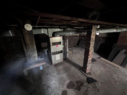 703 Prindle St, Hermitage PA  16146-2756 exterior