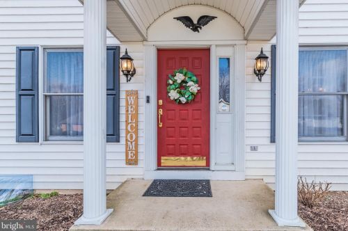 47 Old Farm Rd, Camp Hill, PA 17011-2604