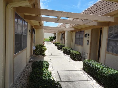 11210 Carriage Hill Dr, Port Richey, FL 34668-7805