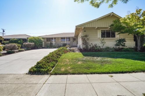 1583 Parrot Ave, Sunnyvale, CA 94087-4945