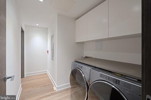 2207 Chestnut St, Philadelphia PA  19103-3010 exterior