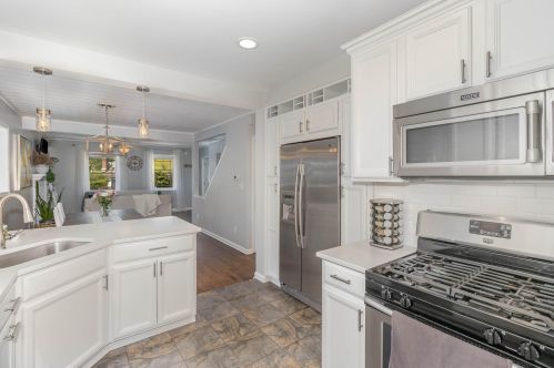 16 Charmaine Cir, Covington KY  41017-2914 exterior