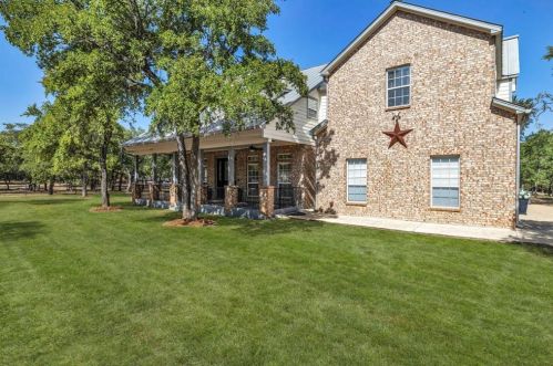 440 Creekside Dr, Creedmoor, TX 78610-3292