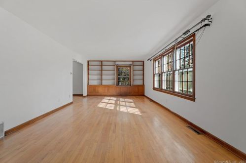 120 Valley Rd, North Branford, CT 06471-1845