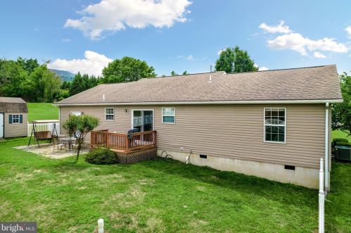199 Wintergreen Dr, Richmond National Battlefiel VA  22835-7519 exterior