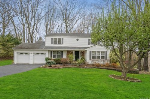 11 Burlington Ave, Airmont, NY 10901-7426