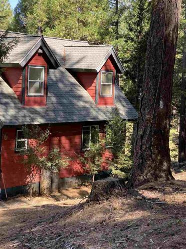 601 Powerline Rd, Almanor, CA 95947-9506