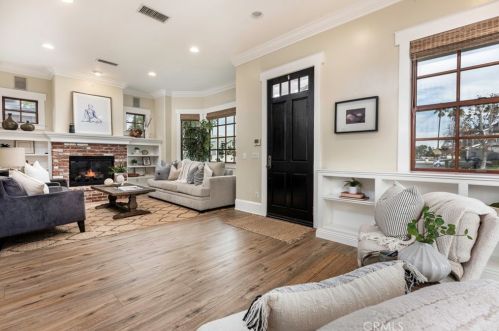 5250 Appian Way, Long Beach CA  90803-1901 exterior