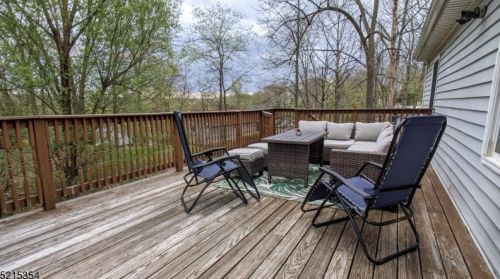 31 Arrowhead Dr, Wantage NJ  07461-1210 exterior