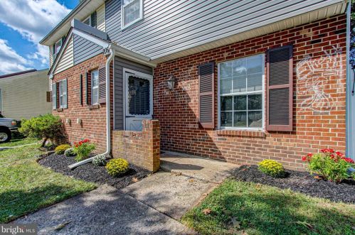 2067 Fort Bevon Rd, Harleysville, PA 19438-3309