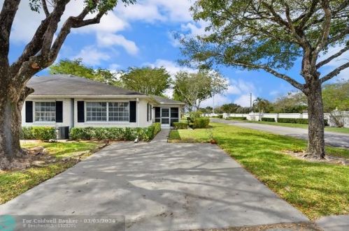 10079 40th Trl, Boynton Beach, FL 33436-4272