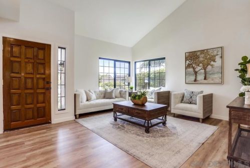 916 Alyssum Rd, Carlsbad CA  92011-3907 exterior