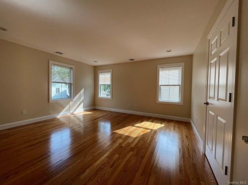 3 Stratford Rd, New Rochelle NY  10804-2519 exterior