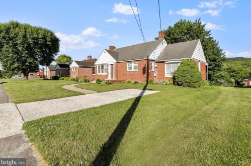 217 1st St, Mc Connellsburg, PA 17233-1003