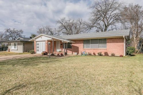 1811 Pleasant Run Rd, Carrollton, TX 75006-7539