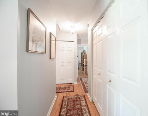 932 Queens Dr, Yardley PA  19067-4528 exterior