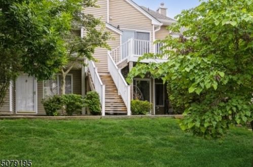 4 Brigade Ct, Bedminster, NJ 07921-1838