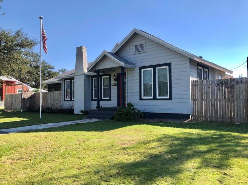 4267 Liddon St, Marianna, FL 32446-2925