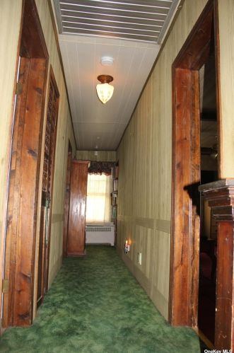 493 Middle Rd, Bay Port NY  11705-1907 exterior