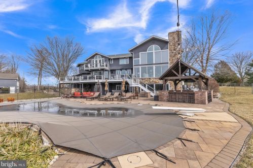 125 Commissioners Pike, Pilesgrove NJ 08098-2033 exterior