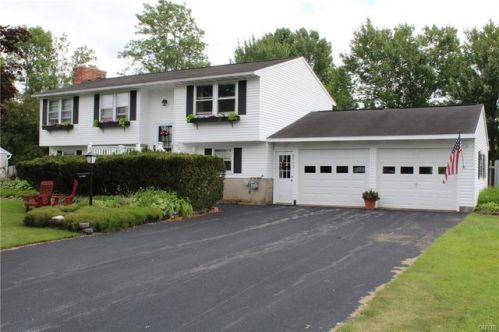 8767 Larchmont Dr, Brewerton, NY 13029-9694