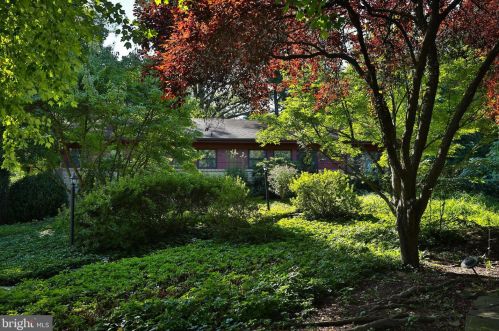2058 Matsons Cir, Ithan, PA 19085-1814