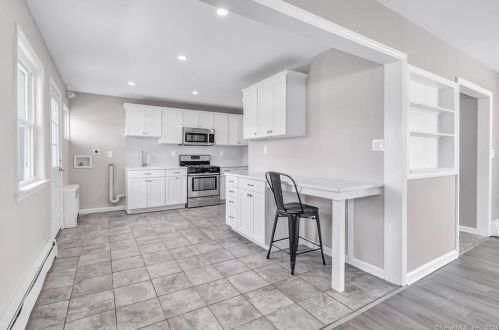 2870 Broadbridge Ave, Stratford CT  06614-2957 exterior