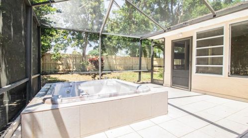 28 Cedar Dr, Davenport FL 33837-9783 exterior