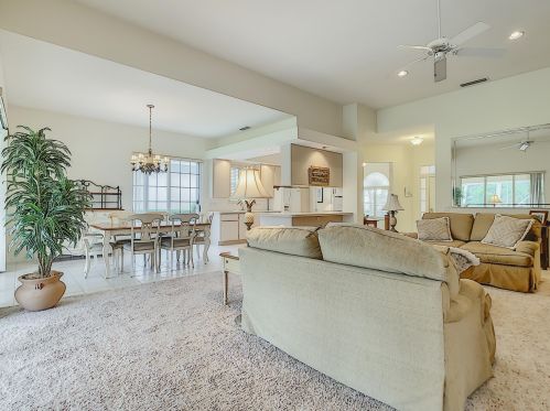 8533 Palm Hammock Ln, Hobe Sound FL  33455-8229 exterior
