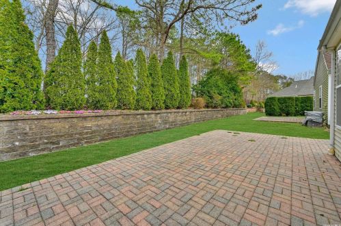 582 Leisure Dr, Panamoka, NY 11961-1652