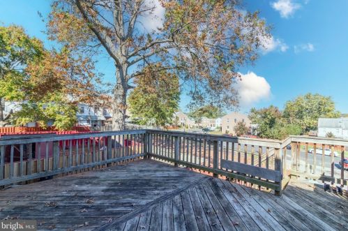 2943 Wetherburn Ct, Woodbridge VA  22191-4631 exterior