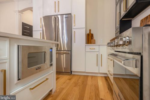 1108 3rd St, Philadelphia PA  19147-0053 exterior