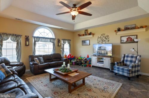 52 Oak Crest Dr, Richmond National Battlefiel VA  22835-1579 exterior