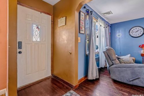 3680 Stokes Ave, Bethpage NY  11714-4132 exterior