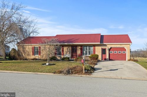6 Ashly Ct, Hanover, PA 17331-9271